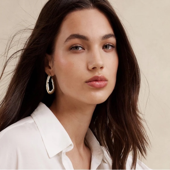 NWT BANANA REPUBLIC PEARL HOOP EARRINGS - Picture 3 of 5